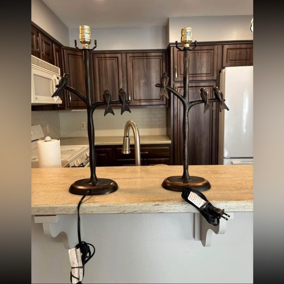Set of 2 Iron Bird Table Lamps - Picture 2 of 3